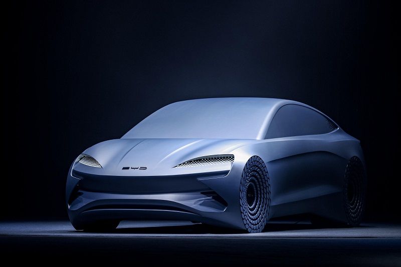 BYD presenta el prototipo Ocean-X, basado en su nueva plataforma eléctrica "3.0"