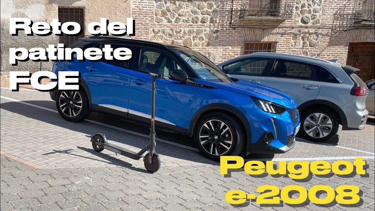 Prueba del Patinete en el nuevo Peugeot e- 2008 eléctrico Electric Scooter Peugeot's trunk