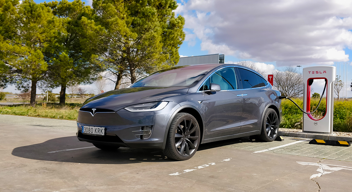 Prueba Tesla Model X 100D. Nos vamos de viaje con el Tesla más familiar