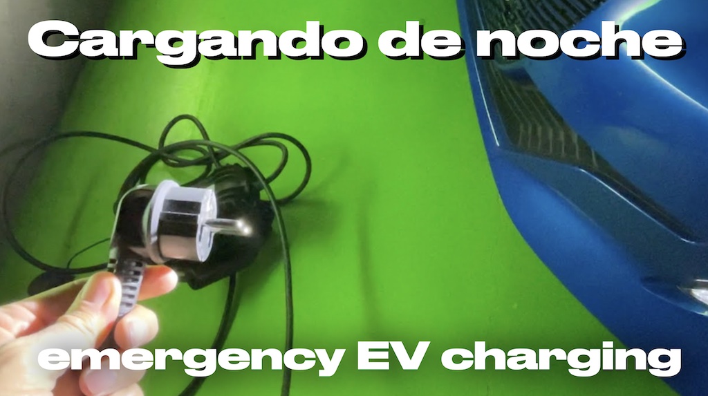 Guía de Carga. Cargando un coche eléctrico de noche y con el cargador estándar de emergencia (vídeo)