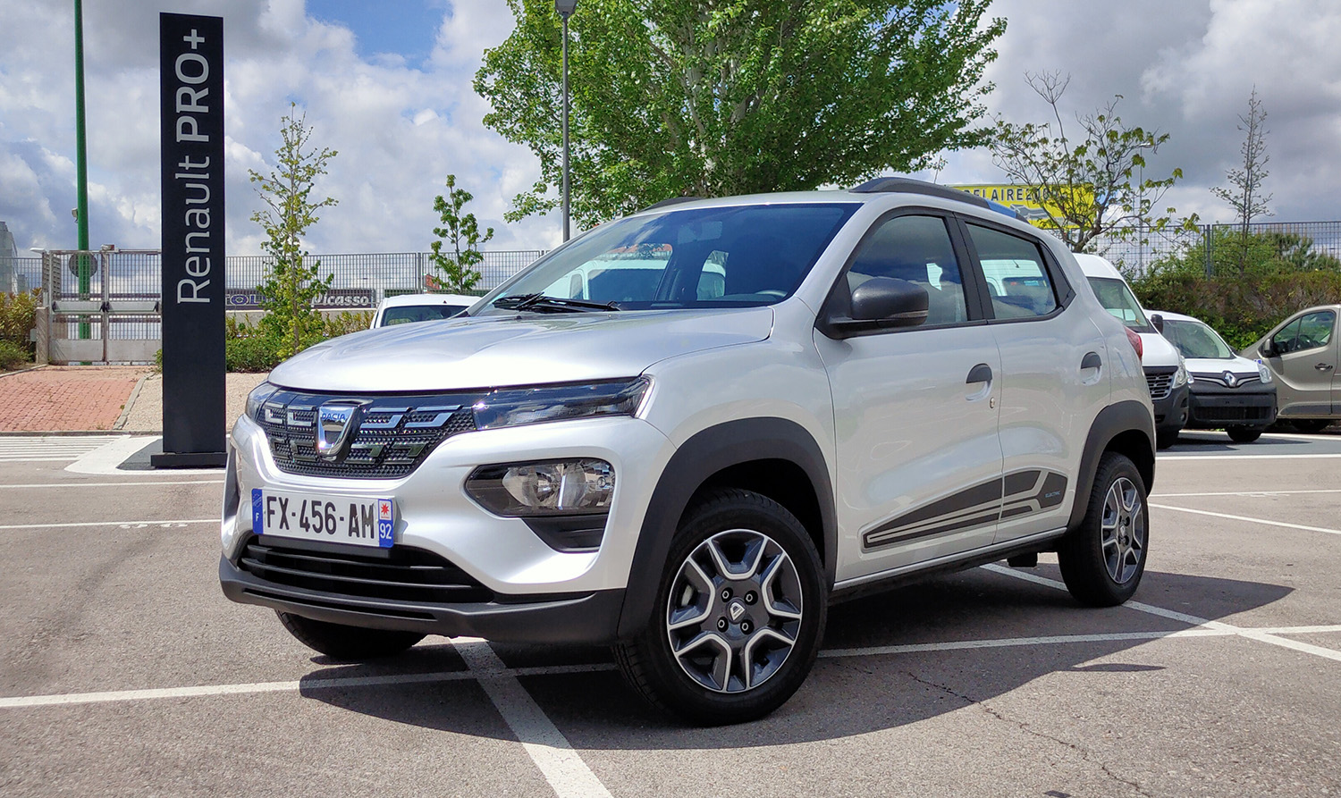 Toma de contacto: Dacia Spring. El coche eléctrico más barato del mercado es una propuesta sólida y convincente (Vídeo)