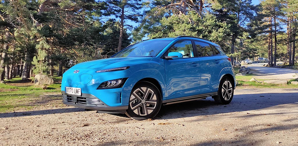 Prueba FCE. ¿Qué autonomía logra el nuevo Hyundai Kona Eléctrico a 100 km/h? (Vídeo)
