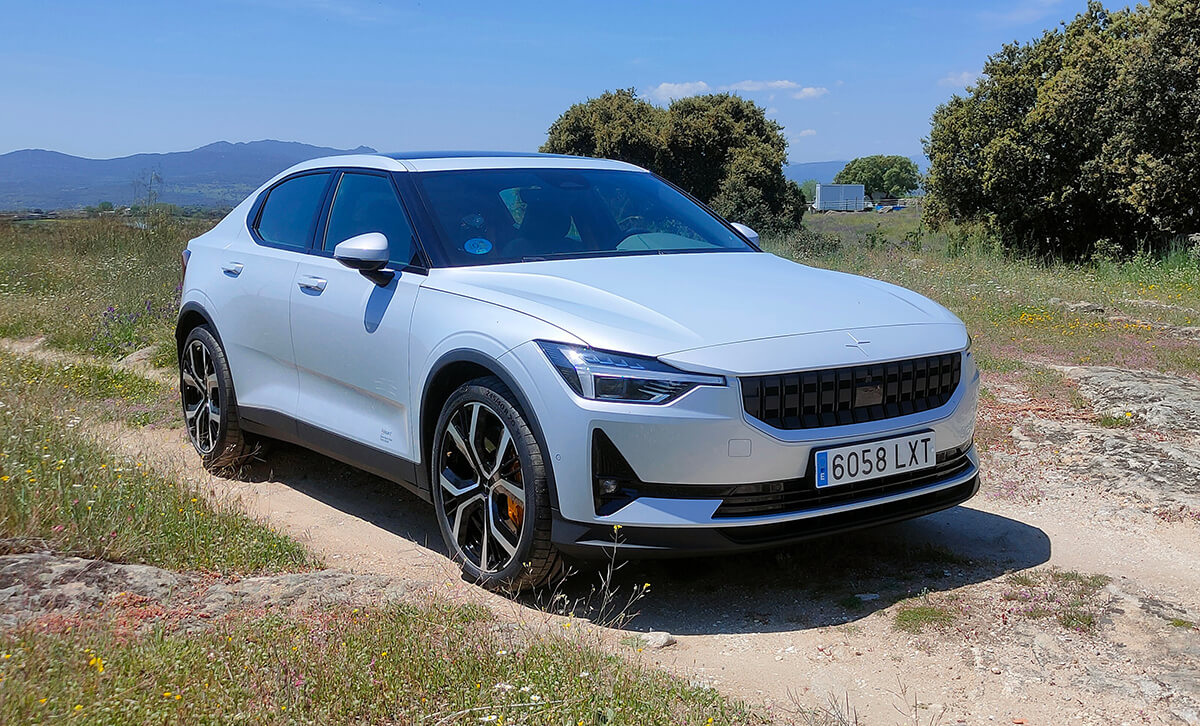 Toma de contacto con el Polestar 2, la berlina eléctrica según Suecia (Vídeo)