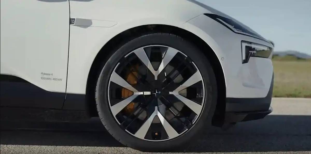 El Polestar 4 se actualiza: batería de 100 kWh, 640 km de autonomía y frenos Brembo
